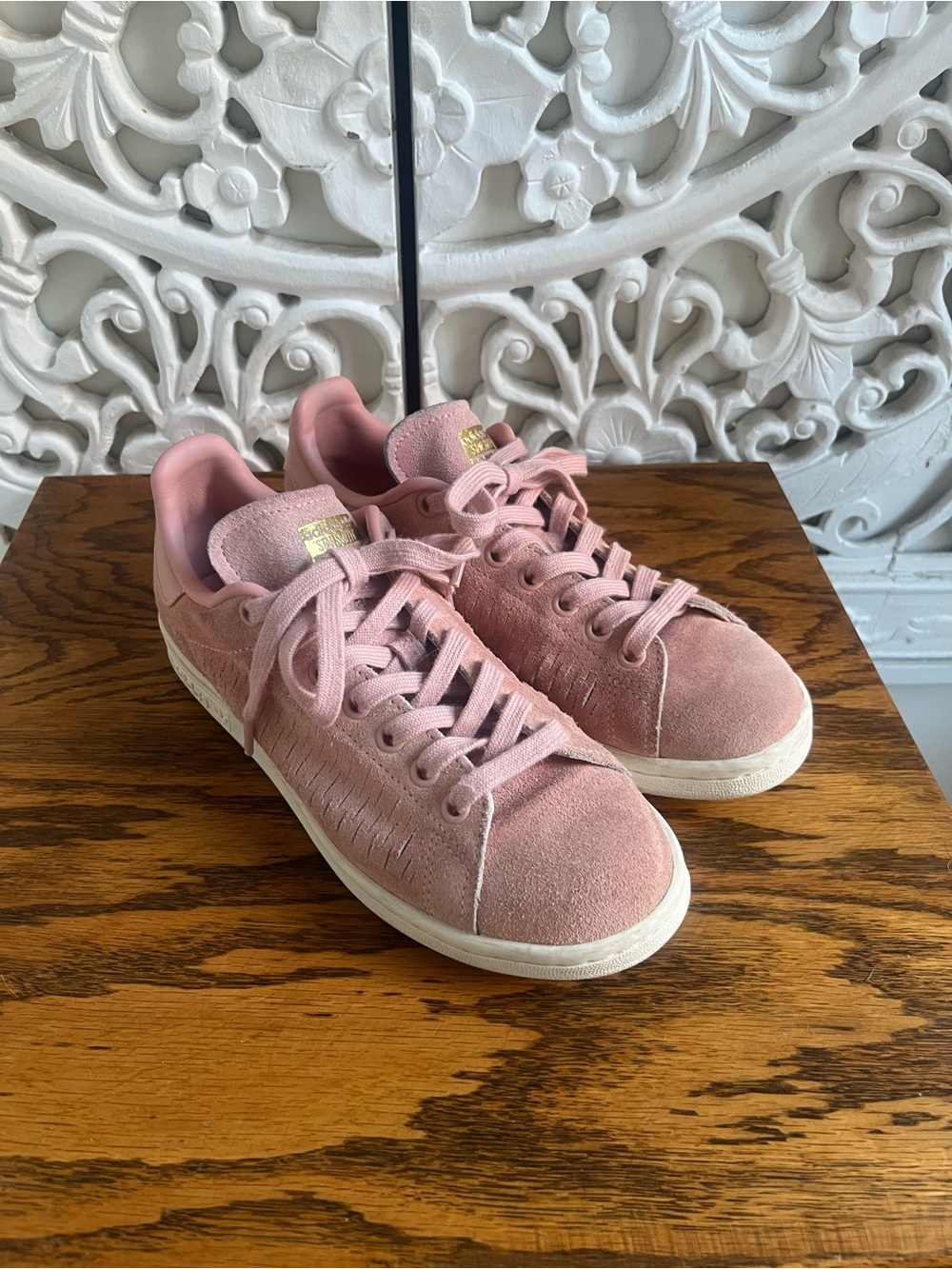 Adidas Originals Stan Smith Pink Suede Sneakers Gold Logo Women’s 6.5